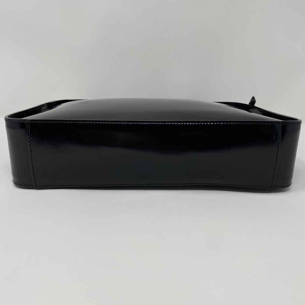 GUCCI Leather Embossed Logo Shoulder Bag - Picture 8 of 8